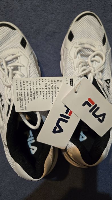 Продам новые кроссовки