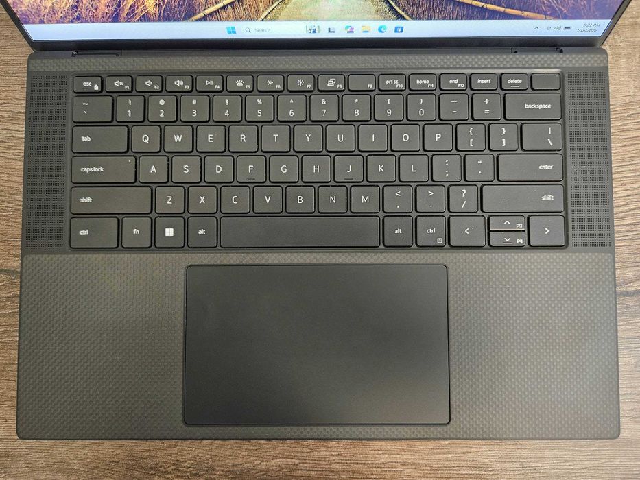 Лаптоп Dell XPS 15 9520 (2022) – i7 / RTX 3050 / 32GB / 2.5TB / 15"