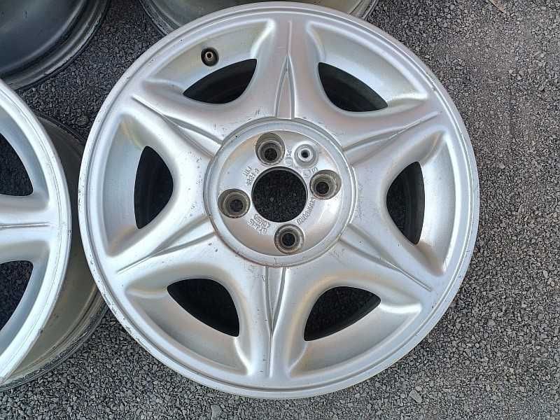 Продам оригинальные легкосплавные диски на Renault