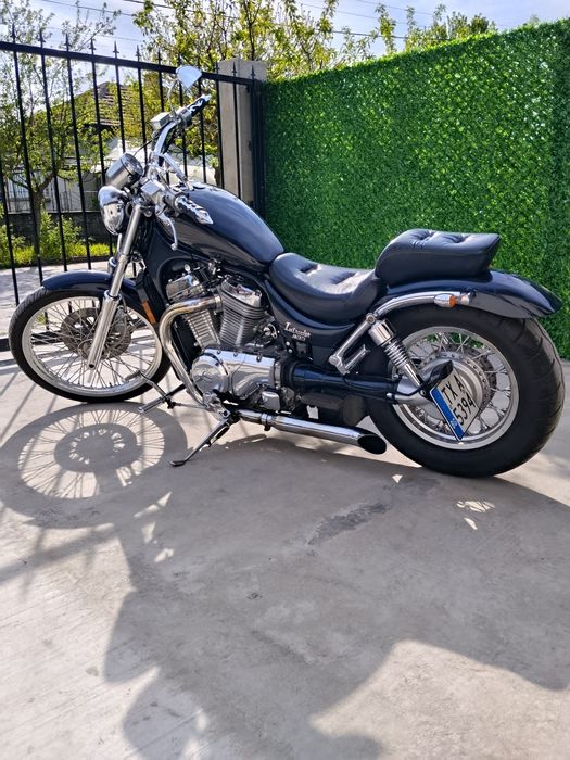 Suzuki Intruder vs 800
