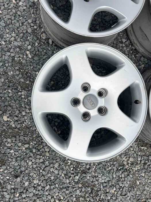 Оригинални джанти Ауди 5/112 Audi 5x112

Употребявани, Шумен