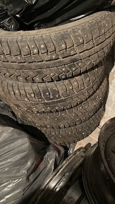 Продам комплекты зимней резины на 14