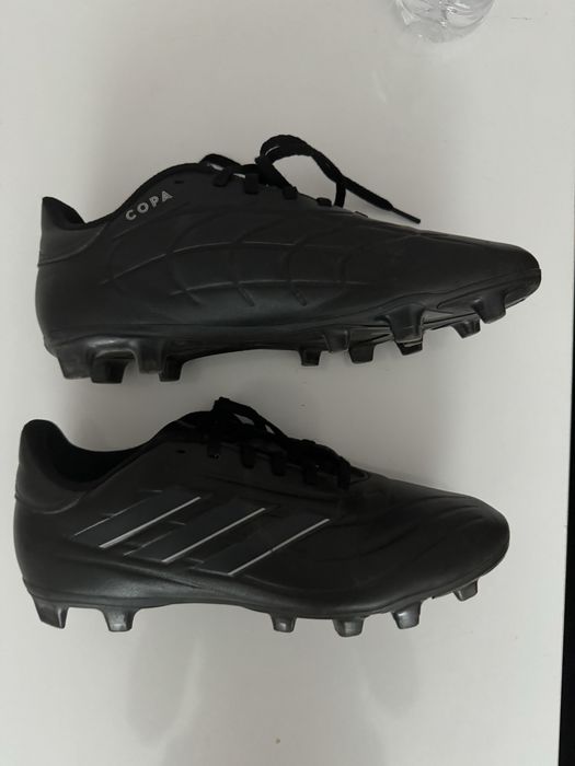 Продавам бутонки  adidas copa
