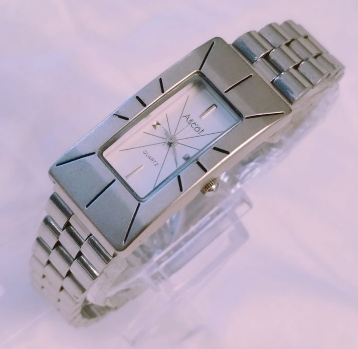 Ceas de dama Ascot cu quartz, din otel inoxidabil.