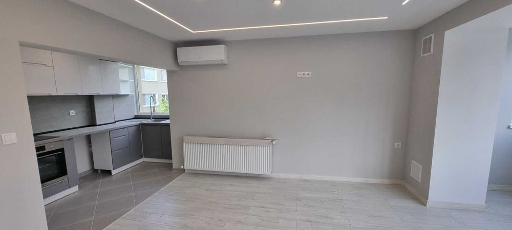 Продава се Тристаен апартамент в Разград, Възраждане - 76 кв.м за 2047 €/кв.м - Снимка #9