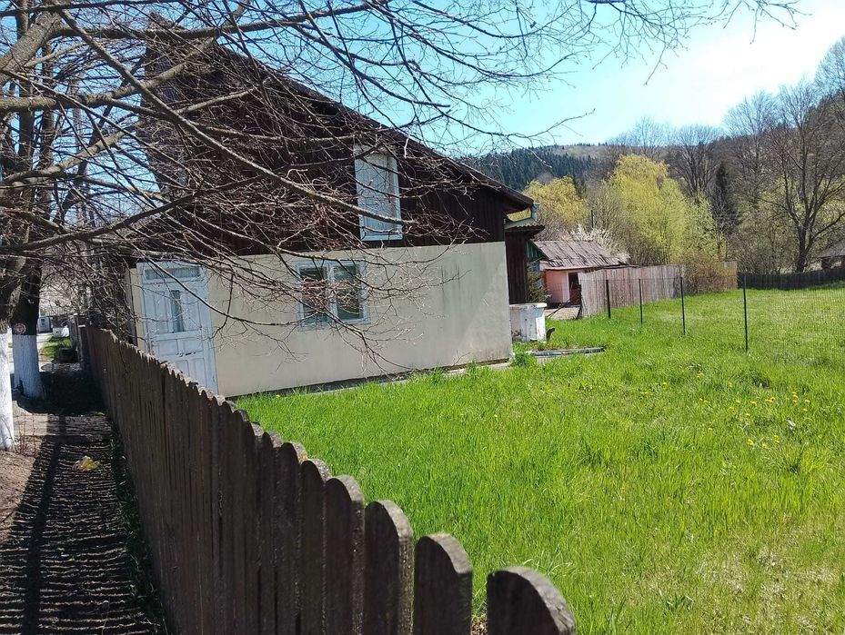 Casă de vânzare în Sucevița