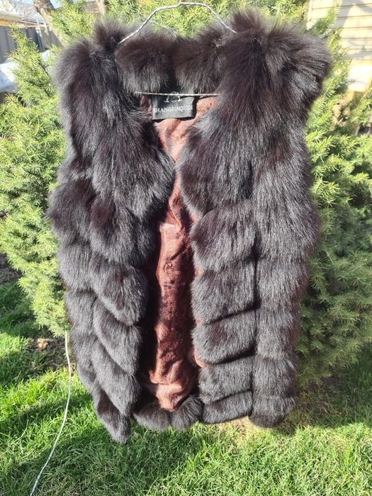 Песцовая, натуральная безрукавка