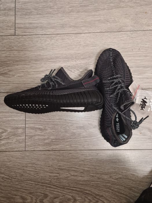 yeezy black 350 v2
