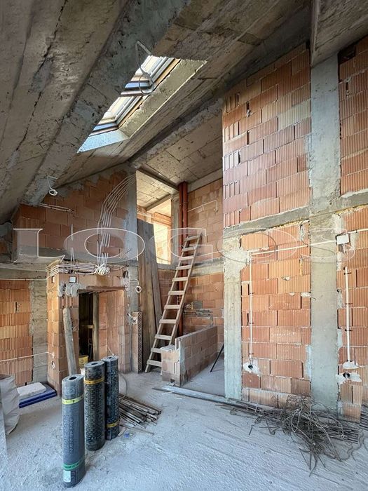 Продава се Мезонет в Варна, Погреби - 124 кв.м за 1111 €/кв.м - Снимка #2