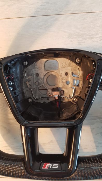 Volan-Audi-RS-Carbon-Retrofit-A3-A4-A5-B8.5-A6-A7-C7-C7.5-Q3-Q5-Q7-Nou