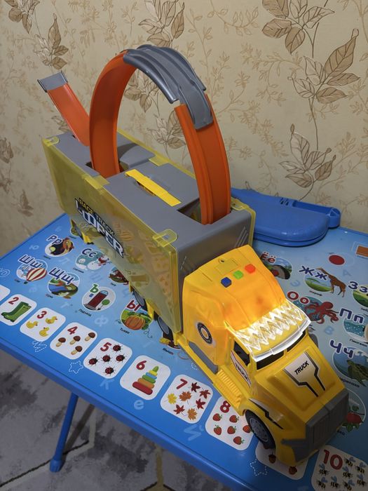 Продам детские машинуи