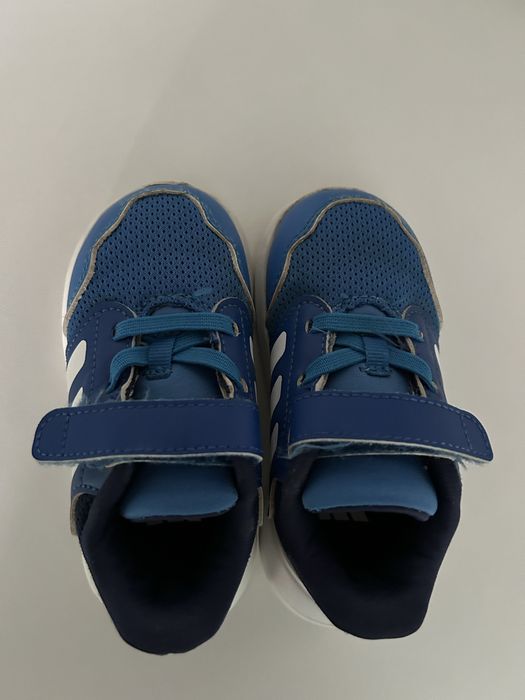 Vand Adidas Originali, nr, 22, pentru baietel.