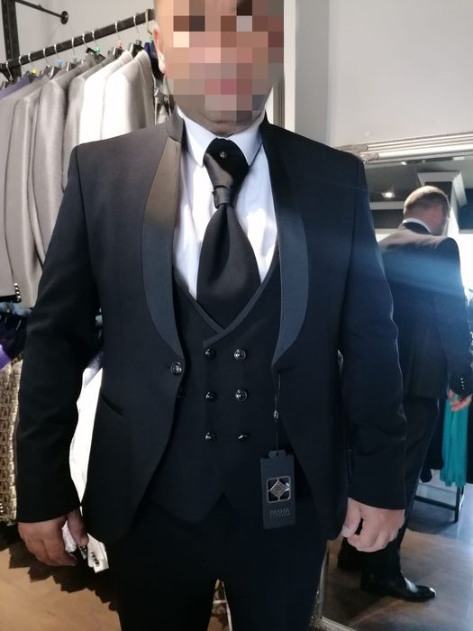 Vând costum ocazii speciale