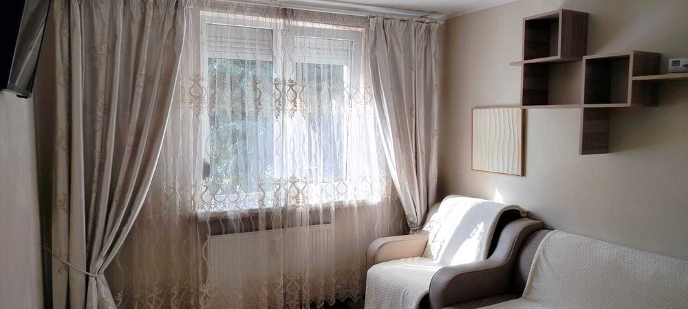 Închiriez Apartament cu  o cameră
