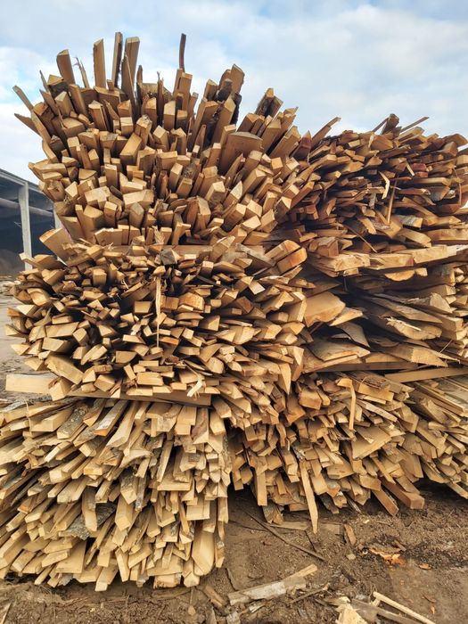 Tocătura lemn ,cuburi ,deșeuri si inima din fag si brad.