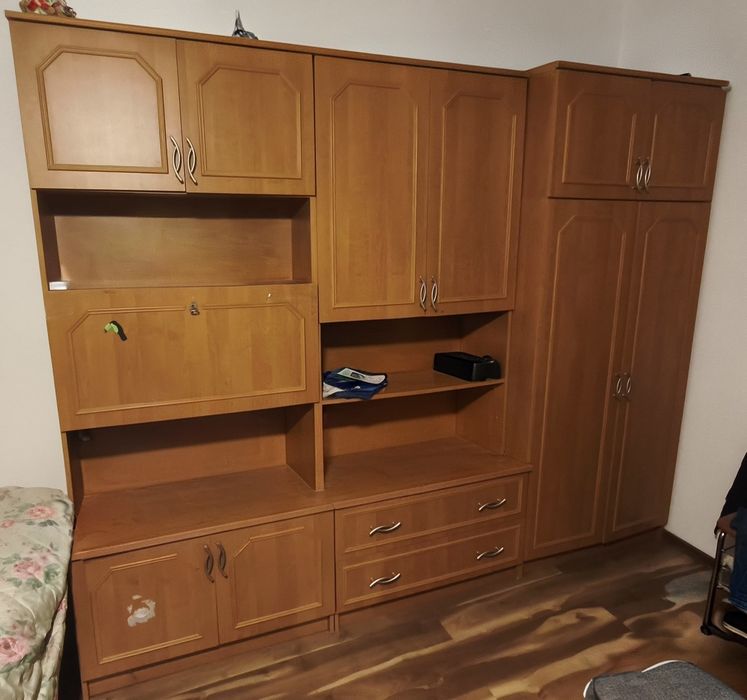 Vând mobilă dormitor