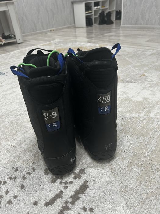 Продам сноуборд 162см с креплением и ботинки