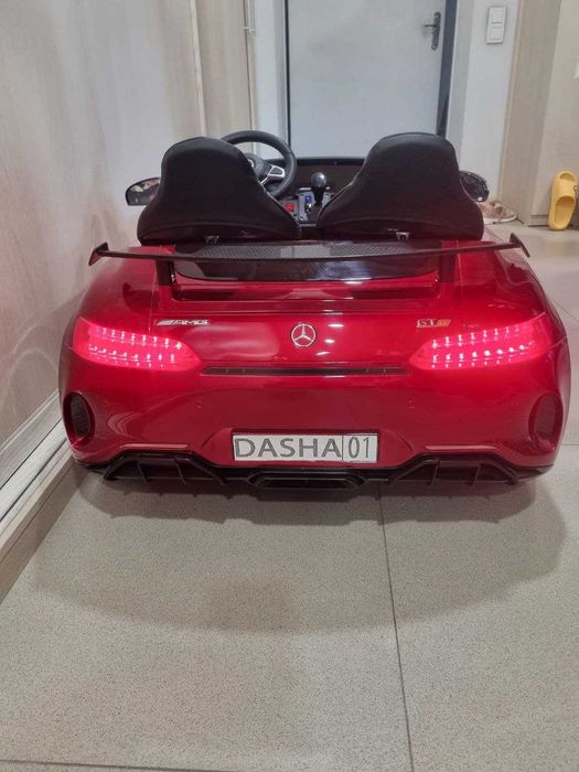 Машинка Mersedes Benz красная