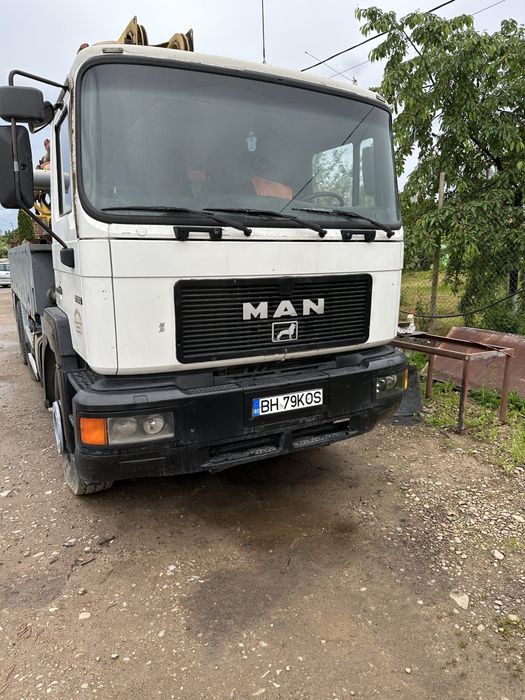 vând pompă de beton în stare bună