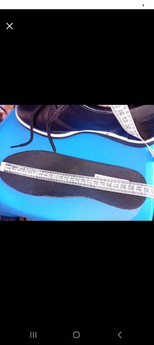 Унисекс готини обувки.