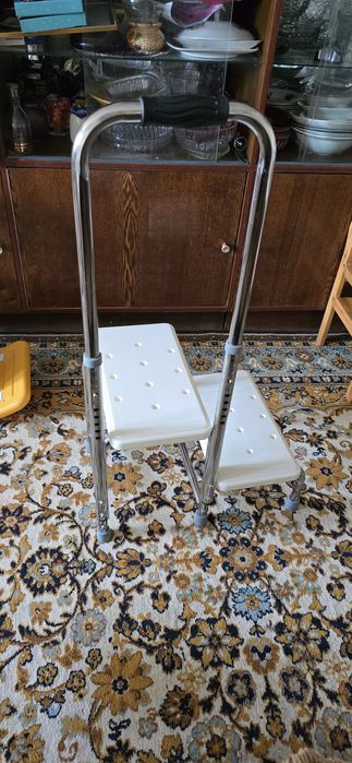 Продам ступени для ванной