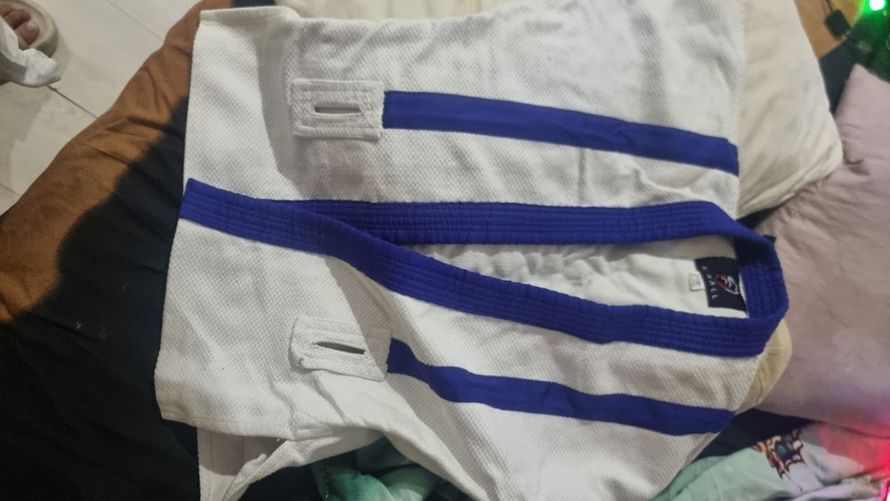 Продам кимоно росто 150