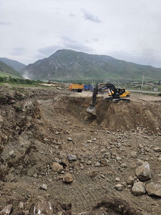 Аренда экскаватор гусеничный