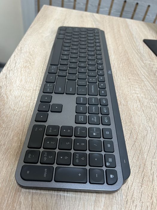 Logitech MX Keys