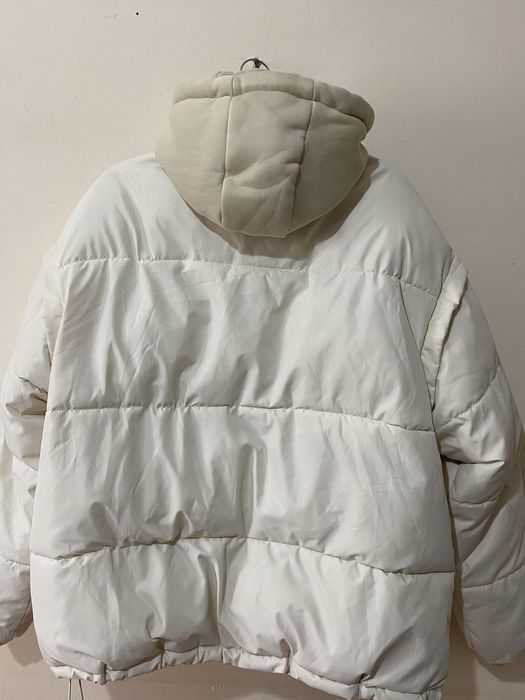 Безторг . Куртки  продам  женские .