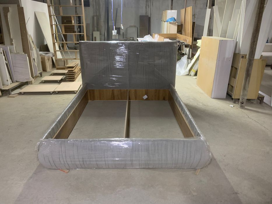 Кровать очень красивая и модная