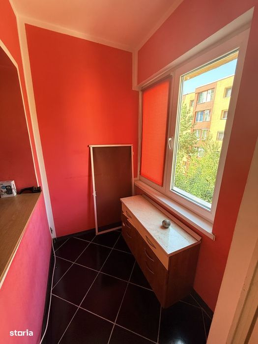 Garsonieră însorită în bloc de apartamente etaj 2/4 – Astra