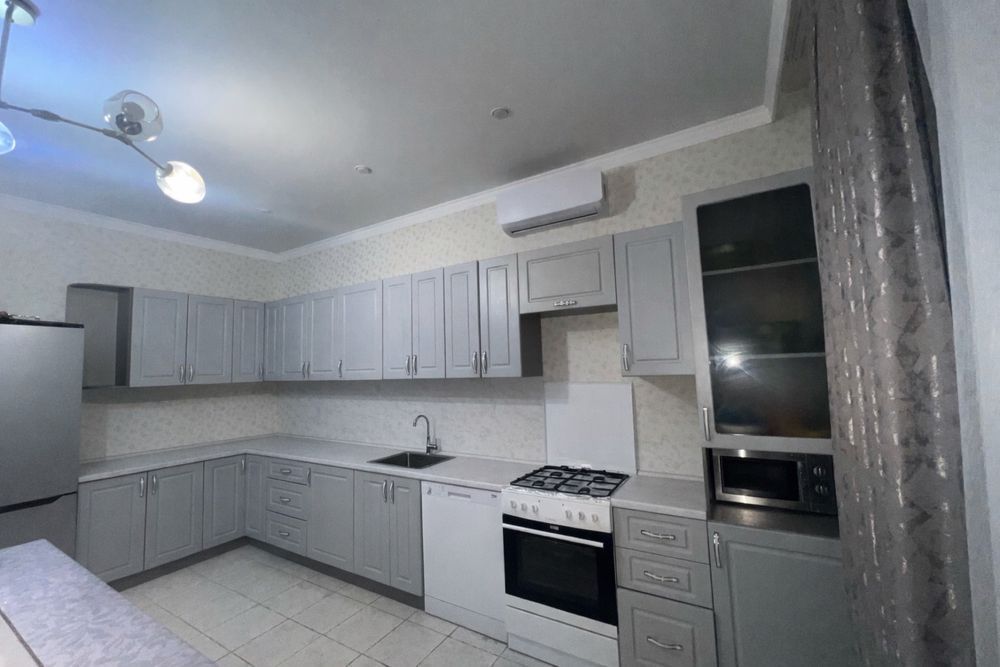 Продается кухонный гарнитур