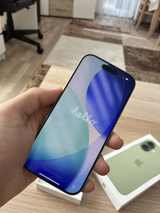 Продавам IPHONE 17 256GB
