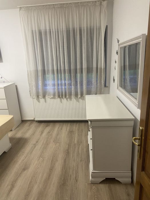 Inchiriez apartament 3 camere