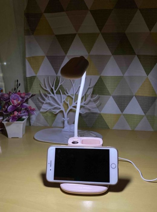 Лампа настольная и адаптер в подарок