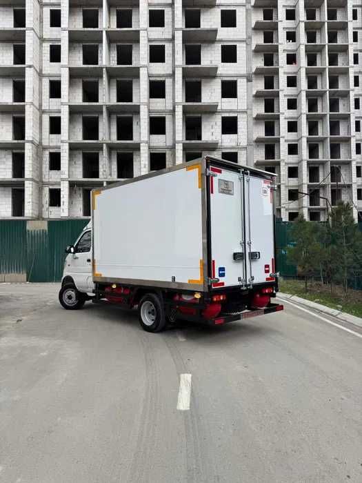 Izotermik furgon Dongfeng