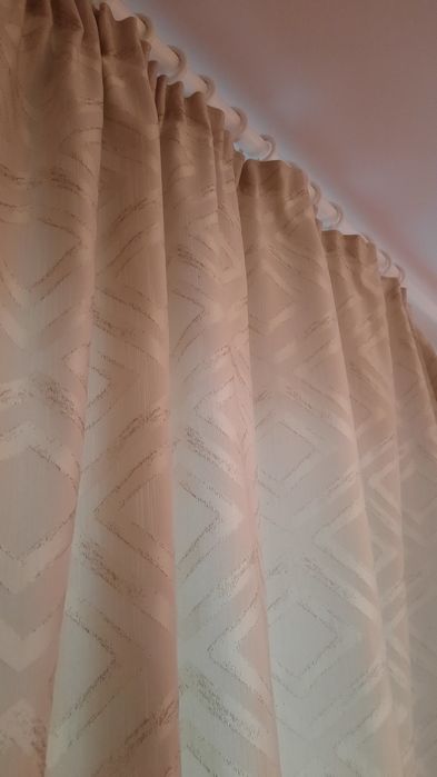 Vând  2 draperii, calitate bună