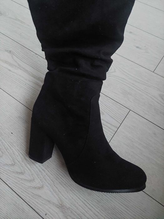 Cizme lungi piele intoarsa/ catifea marimea 38
