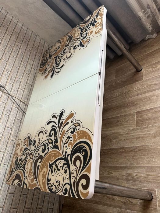 Продам стол в отличном состоянии