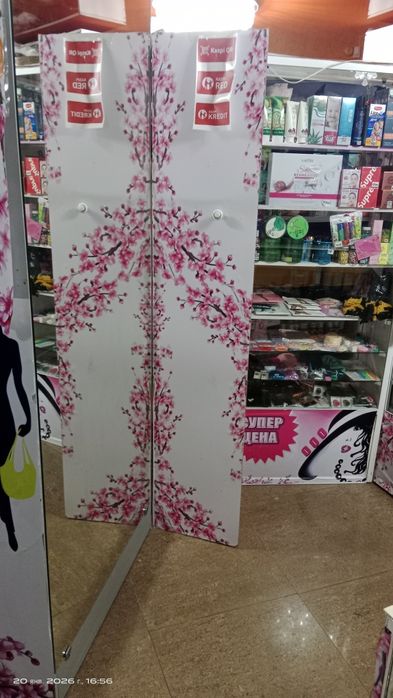 Продам зеркала и витрины