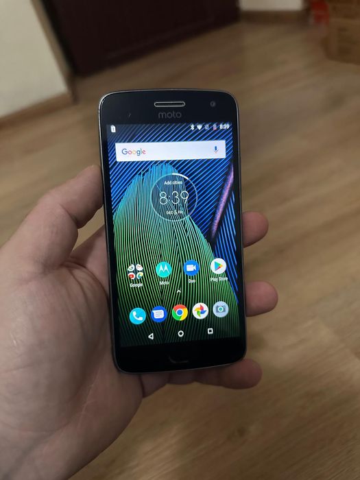 Vând Motorola G5 play plus