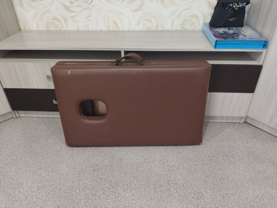 Продам кушетку массажную