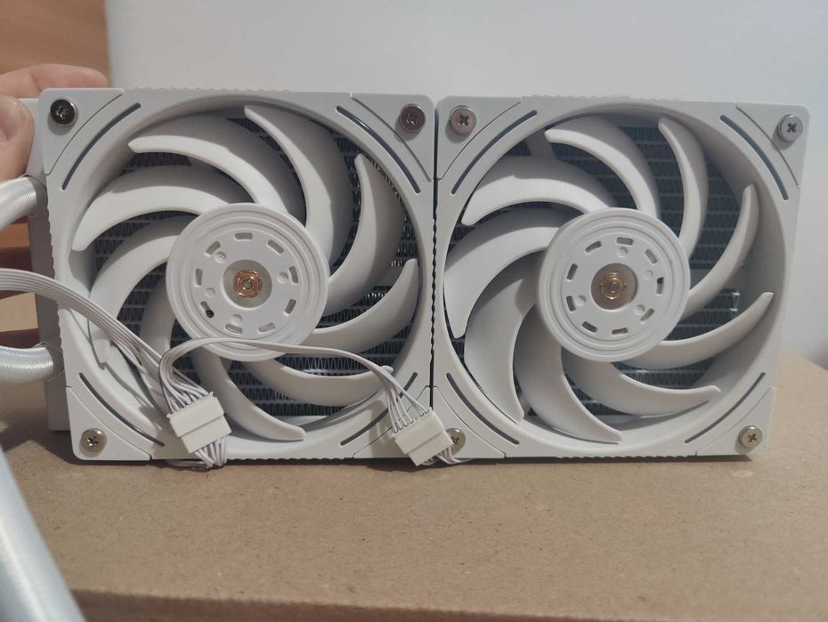 Cooler AIO Thermalright Frozen Vision 240 Display