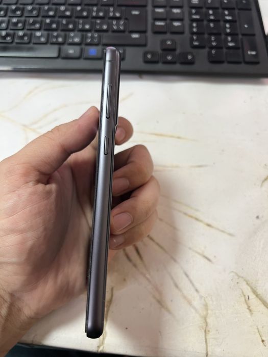 Прадаётся Samsung galaxy S21 FE