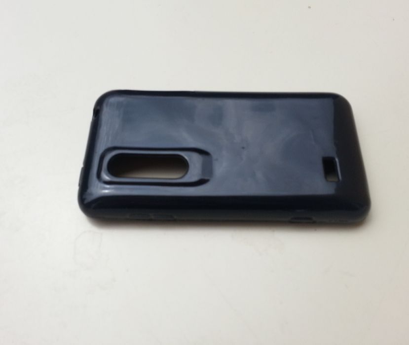 LG Optimus 3D P920 , Husa/Bumper Originala