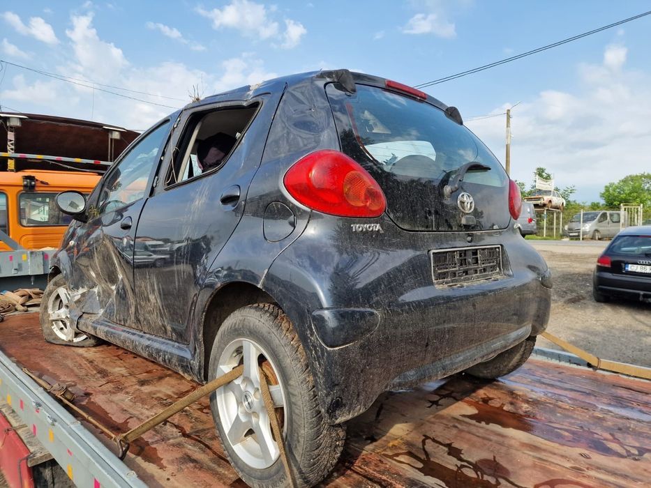 Dezmembram Toyota Aygo, an 2008, 1.0 benzina,cutie manuala
