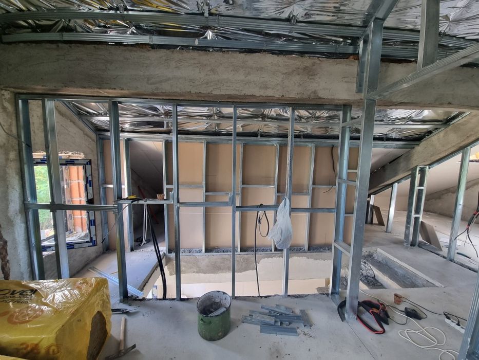 Echipa construcții-lucrari construcții