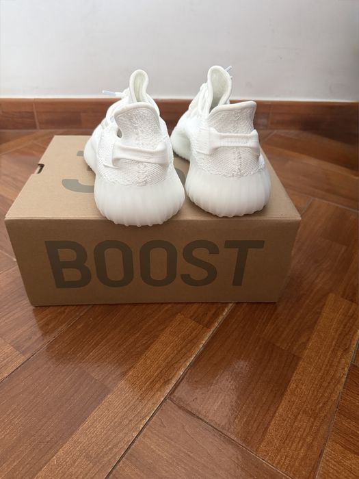 Yeezy Boost 350 V2  Cream White