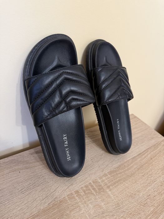 Дамски чехли номер 37, два вида