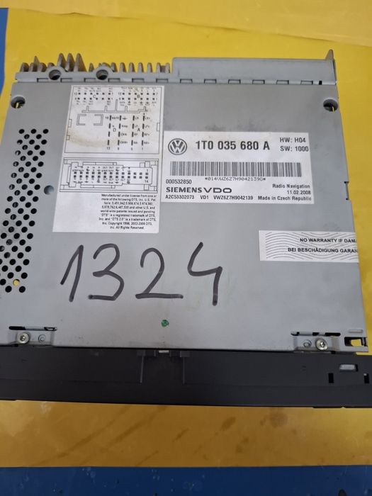 Vand navigatie rns510 vw touran 2012 perfect  functionala cu cod